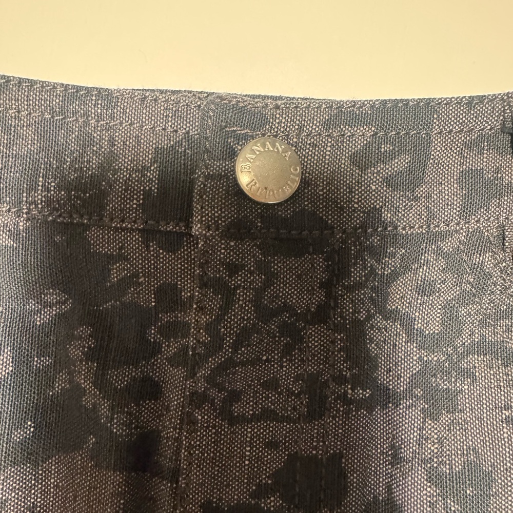 Banana Republic Black Floral jean Skirt - Picture 2 of 8